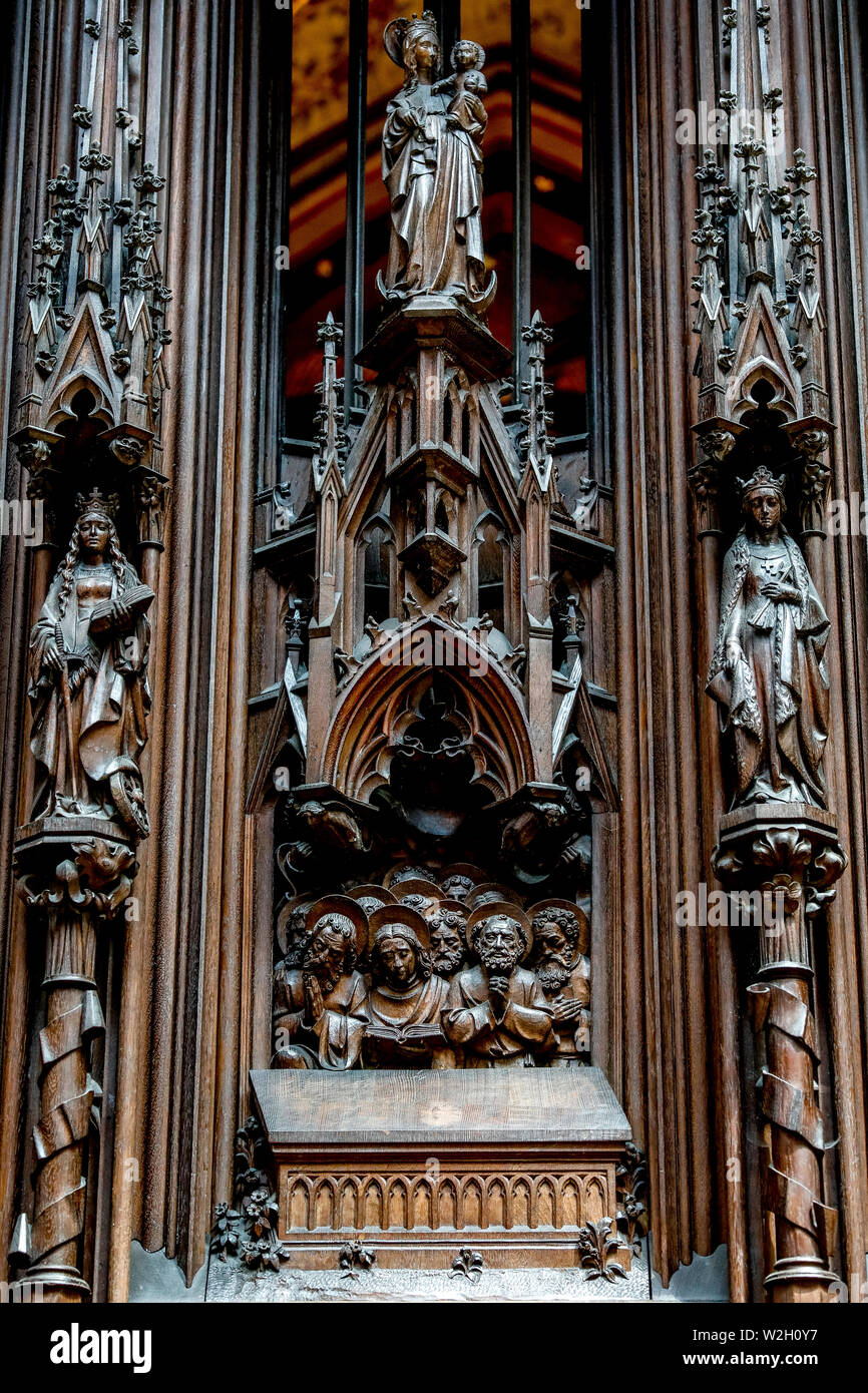 La cathédrale Notre Dame, Anvers, Belgique. Reliefs dans les stalles. Banque D'Images