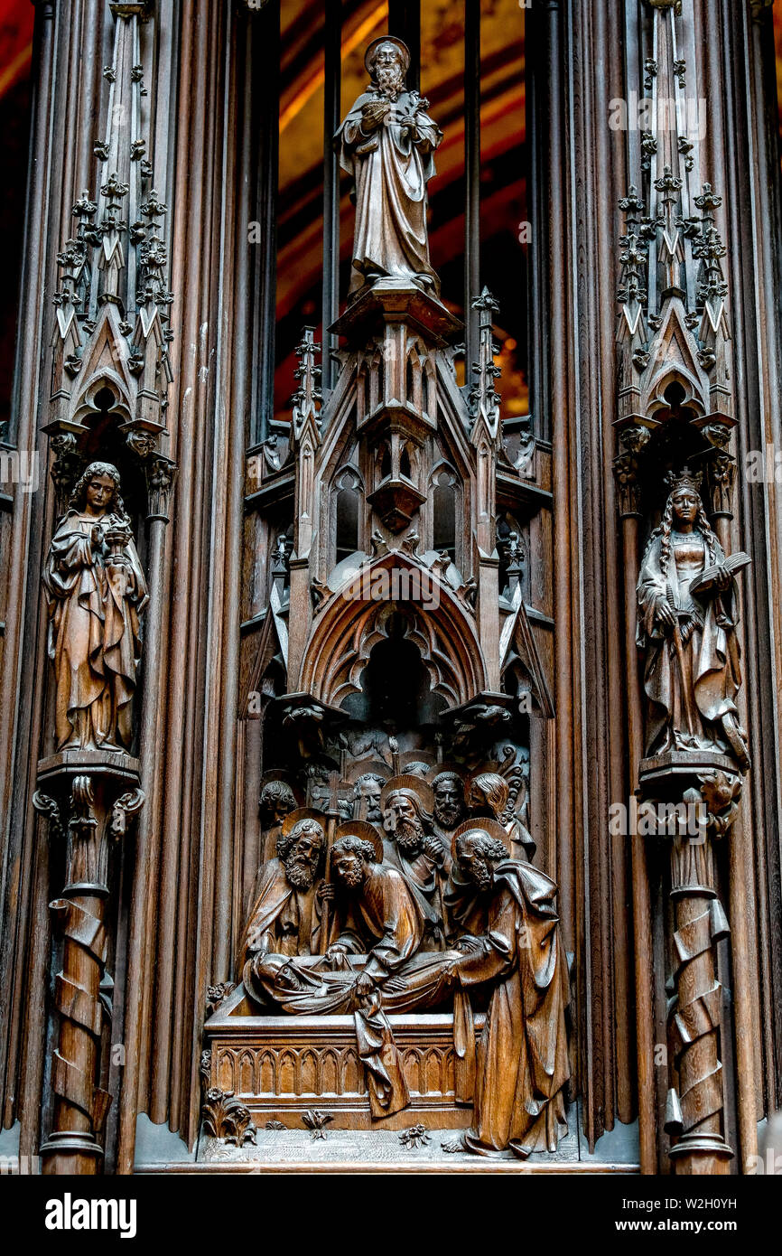 La cathédrale Notre Dame, Anvers, Belgique. Reliefs dans les stalles. Banque D'Images