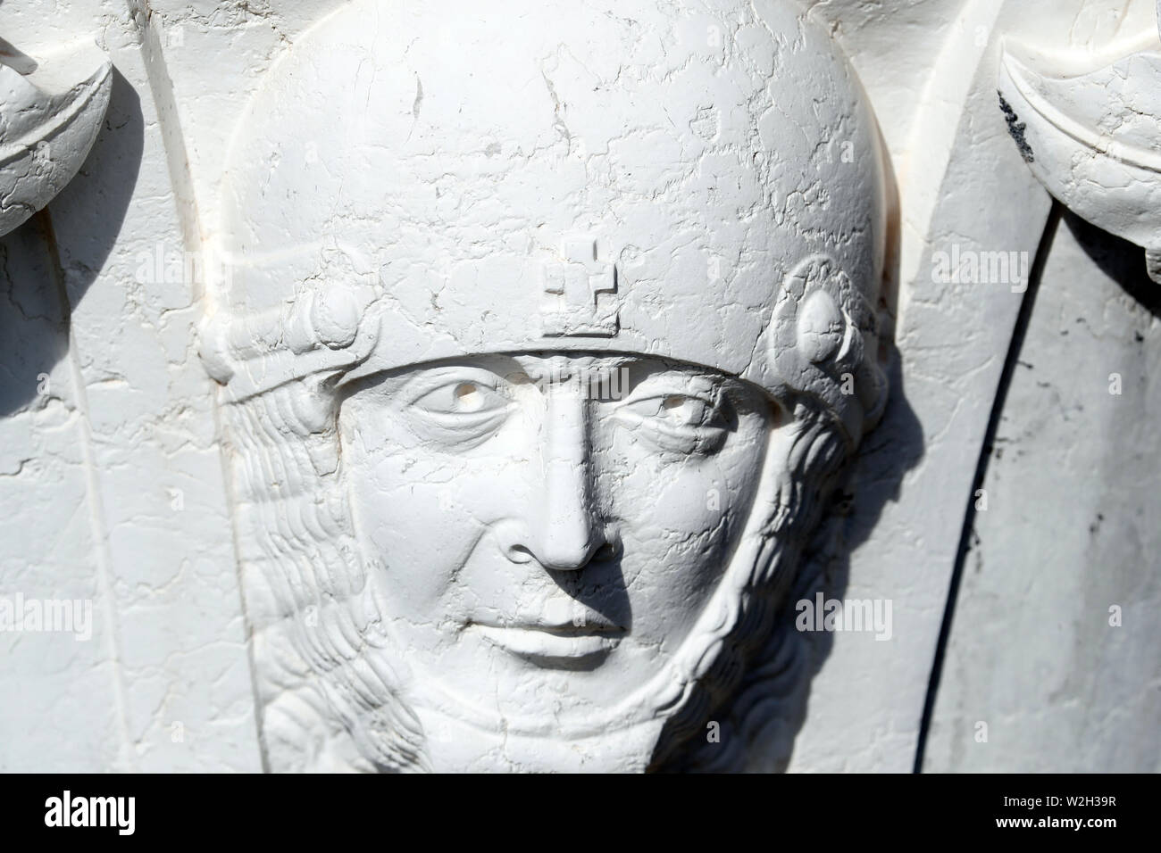 Palazzo Ducale (Palais des Doges). Capital de sculptures blanches Doge palace colonnade. Knight. Venise. L'Italie. Banque D'Images