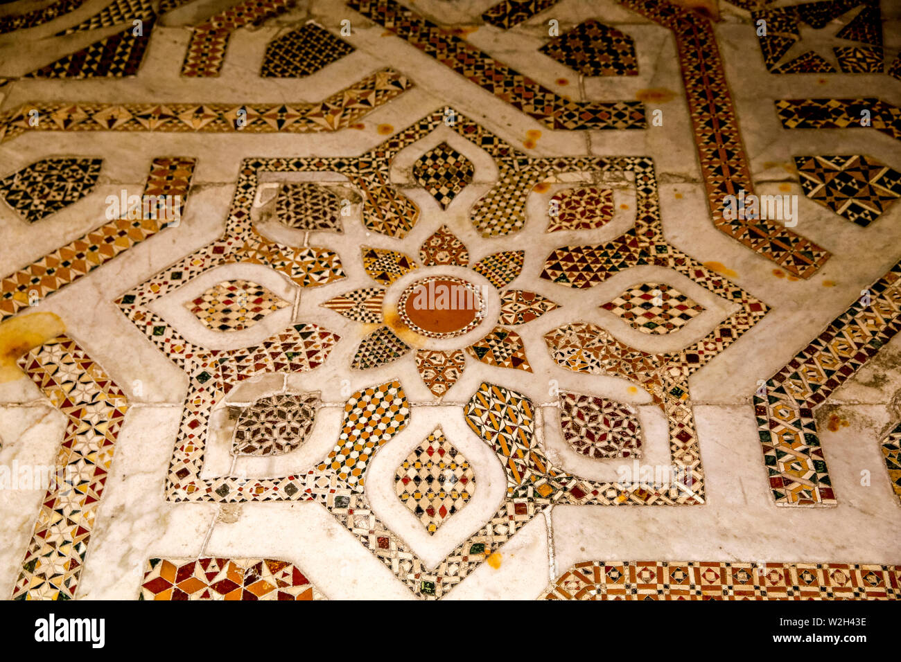 La cathédrale de Santa Maria Nuova, Monreale, Sicile, Italie. Chapelle marbre mosaïques. Banque D'Images