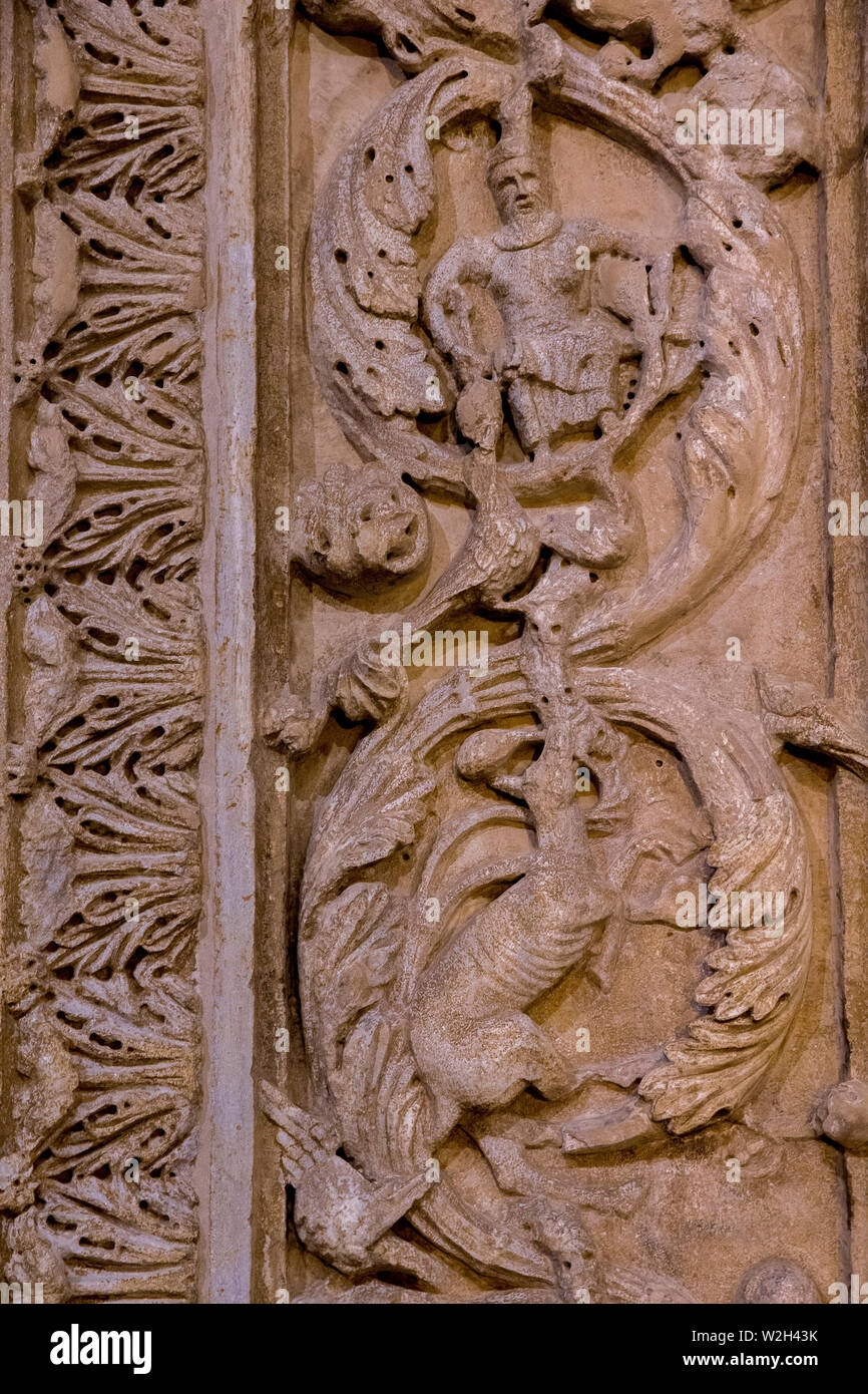 La cathédrale de Santa Maria Nuova, Monreale, Sicile, Italie. Reliefs. Banque D'Images