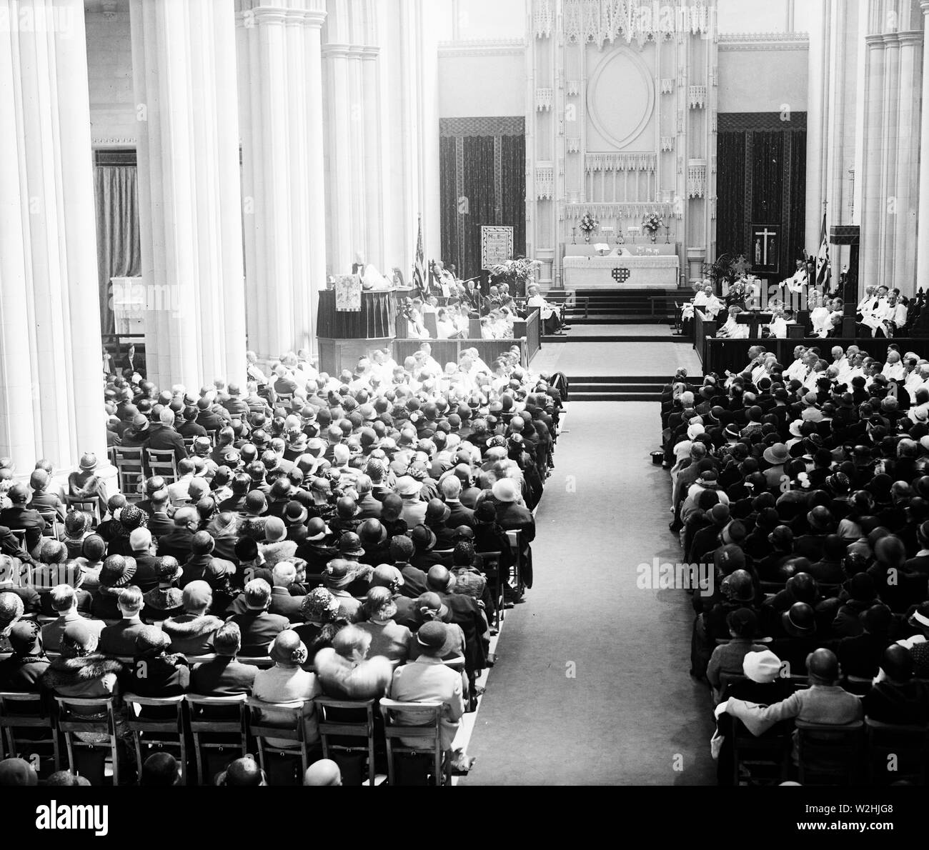 Au cours de l'intérieur d'une église un culte ca. 1932 Banque D'Images