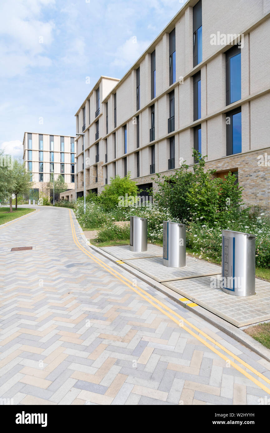 Maisons et espaces ouverts de sentiers à Eddington Cambridge UK un nouveau développement ou de district dans le nord-ouest de Cambridge City Banque D'Images