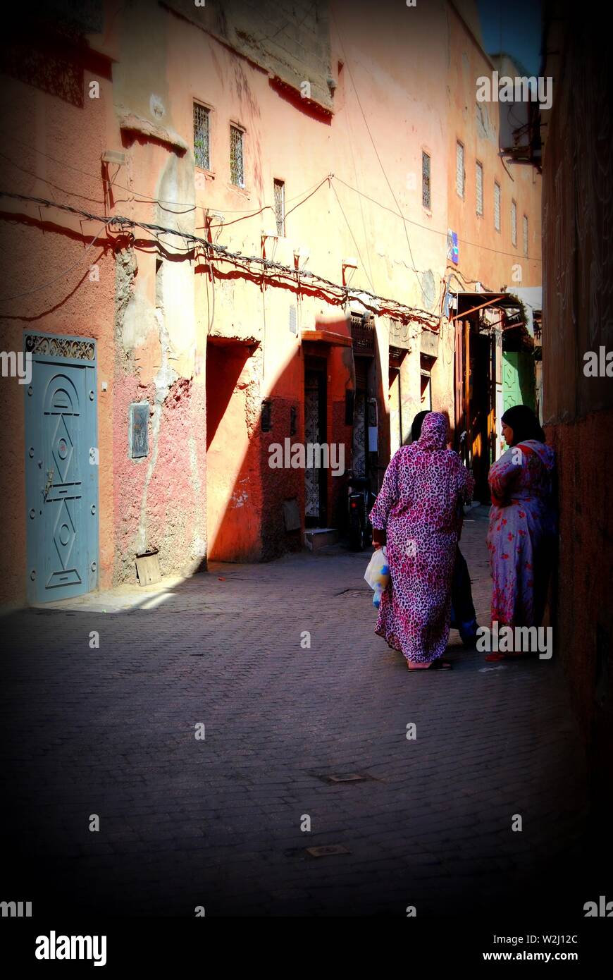 Le commérage femmes à Marrakech Maroc Banque D'Images