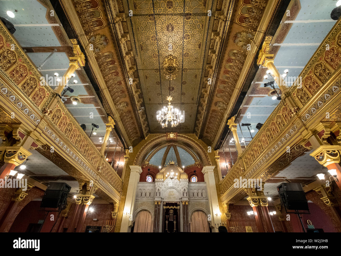 Intérieur de la synagogue Tempel / Temple dans la rue Miodowa, Kazimierz, le quartier juif historique de Cracovie. Synagogue est construite en style mauresque Banque D'Images