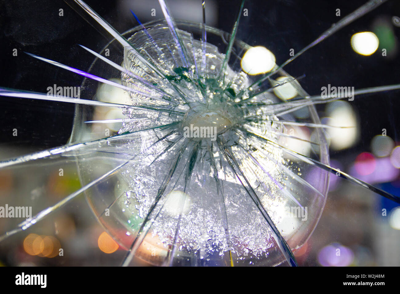 L'insécurité routière et de danger de bris de verre - voiture de location de fissures comme texture Banque D'Images