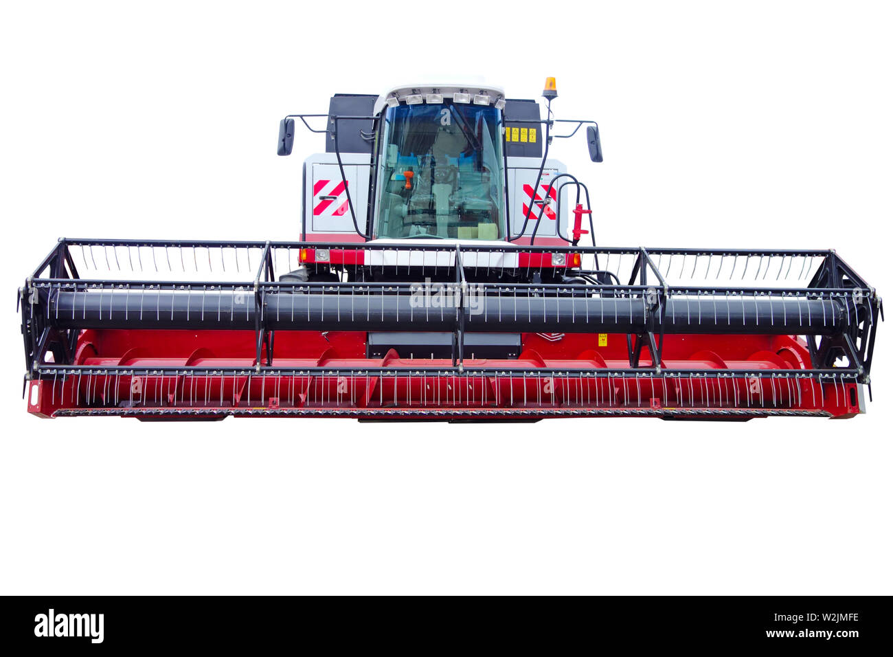 L'ensileuse céréales vue du premier isolé sur fond blanc Banque D'Images
