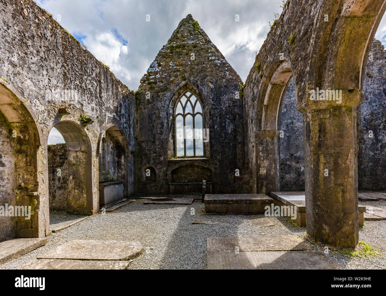 Ruines de Ross Errilly Friary en Headford Co. fondé 1351 annonce l'un des plus beaux monastères franciscain médiéval en Irlande Banque D'Images