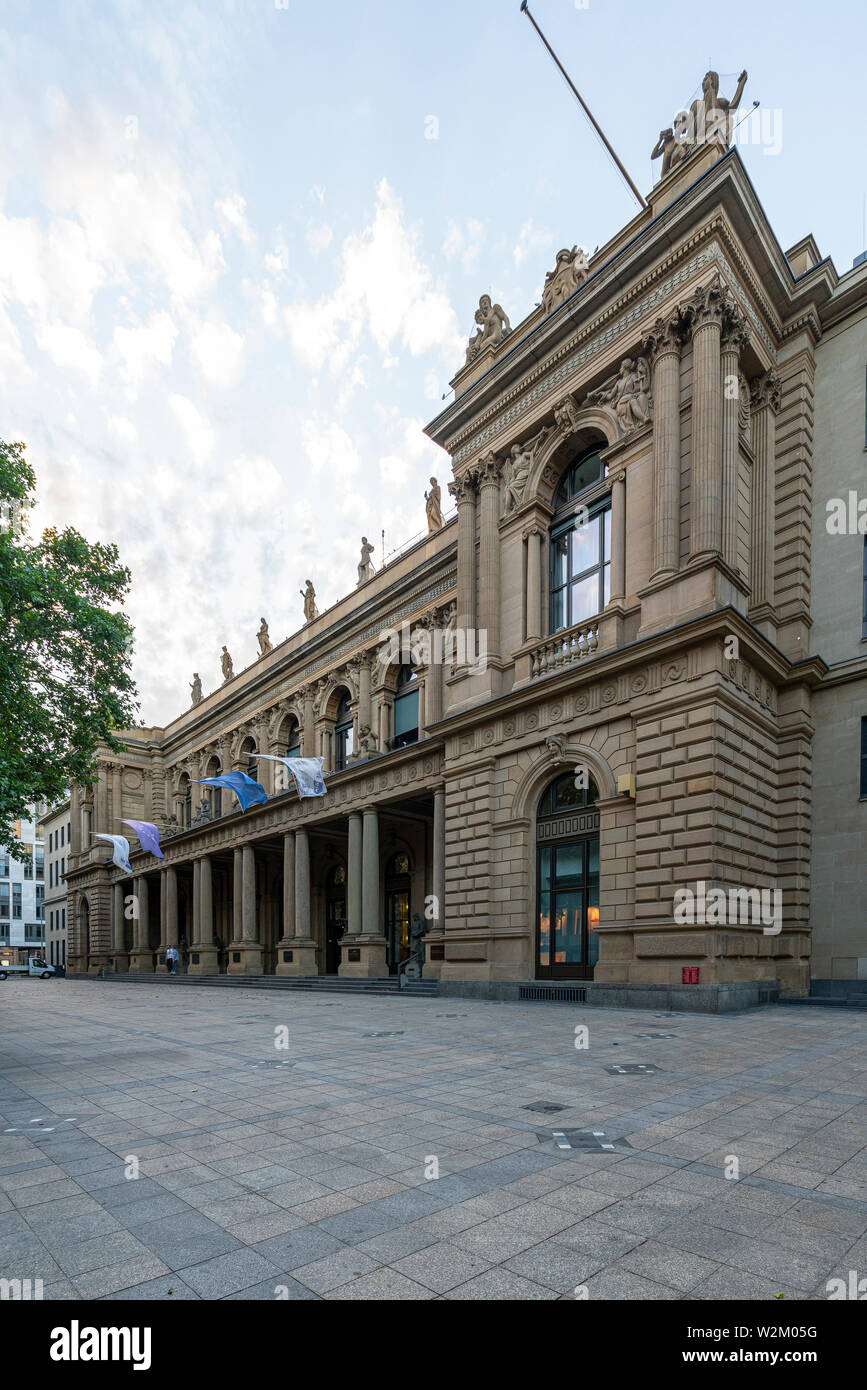 Francfort, Allemagne. Juillet 2019. Le bâtiment de la bourse de Francfort Banque D'Images