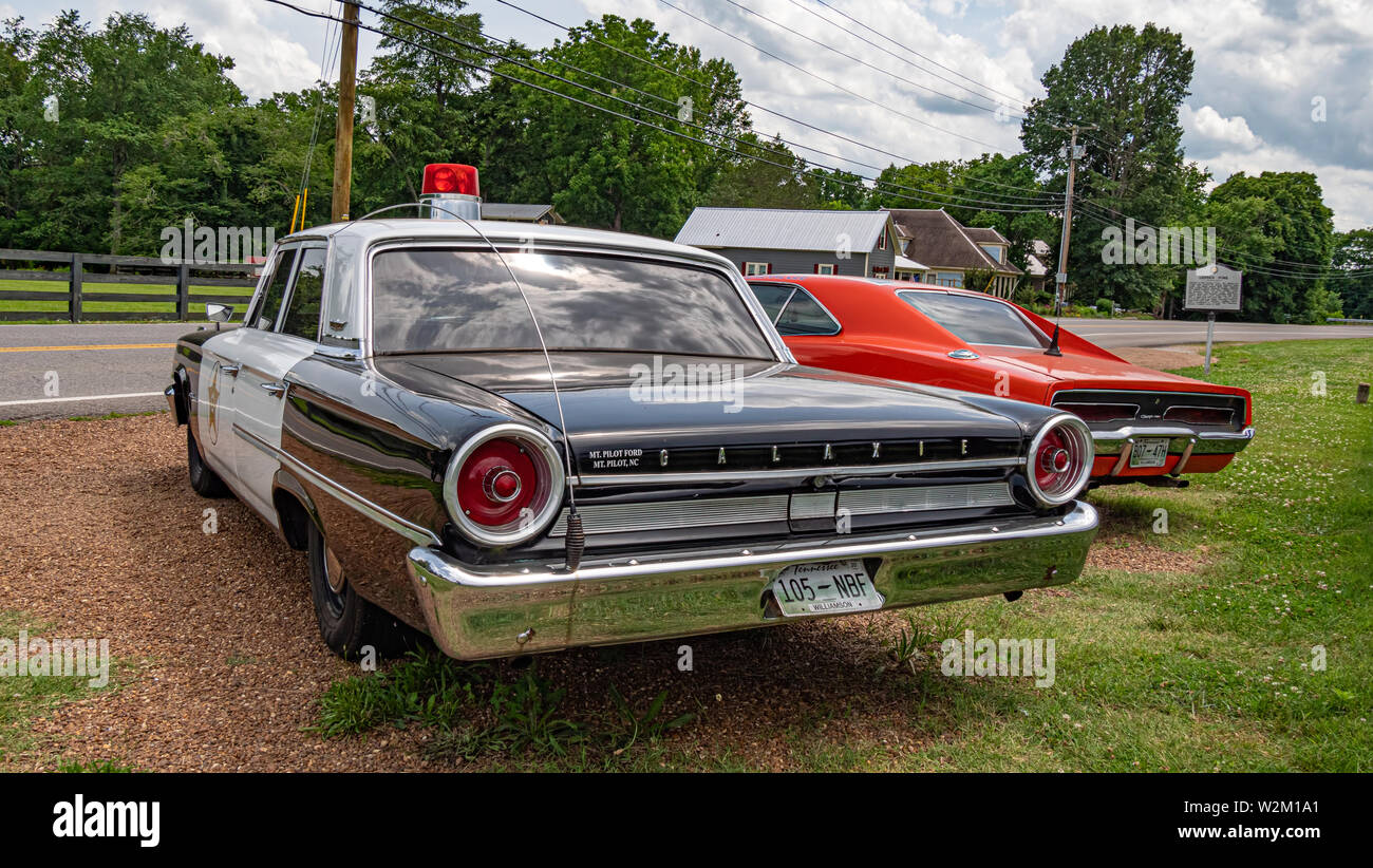 Vieux classique voiture de police à Leipers fork dans le Tennessee - LEIPERS FORK, USA - Le 18 juin 2019 Banque D'Images