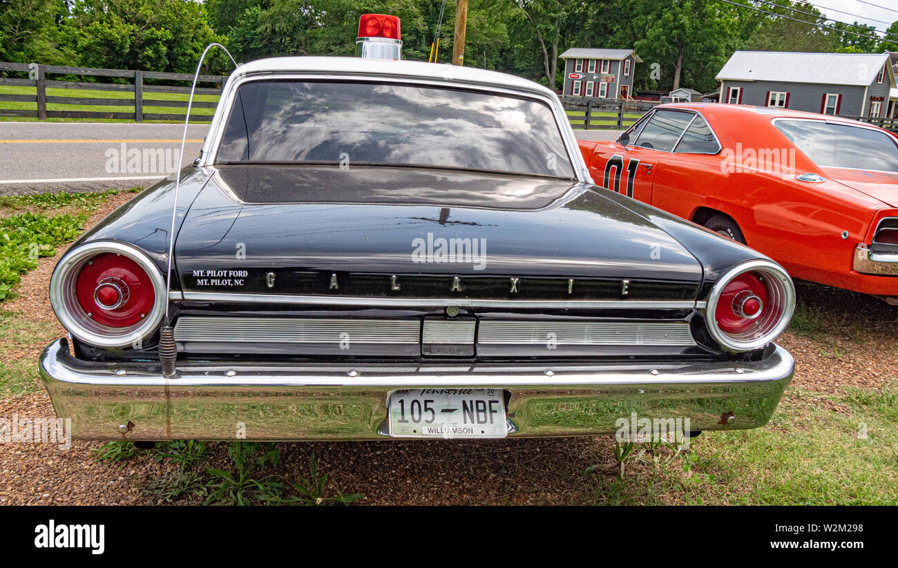 Vieux classique voiture de police à Leipers fork dans le Tennessee - LEIPERS FORK, USA - Le 18 juin 2019 Banque D'Images
