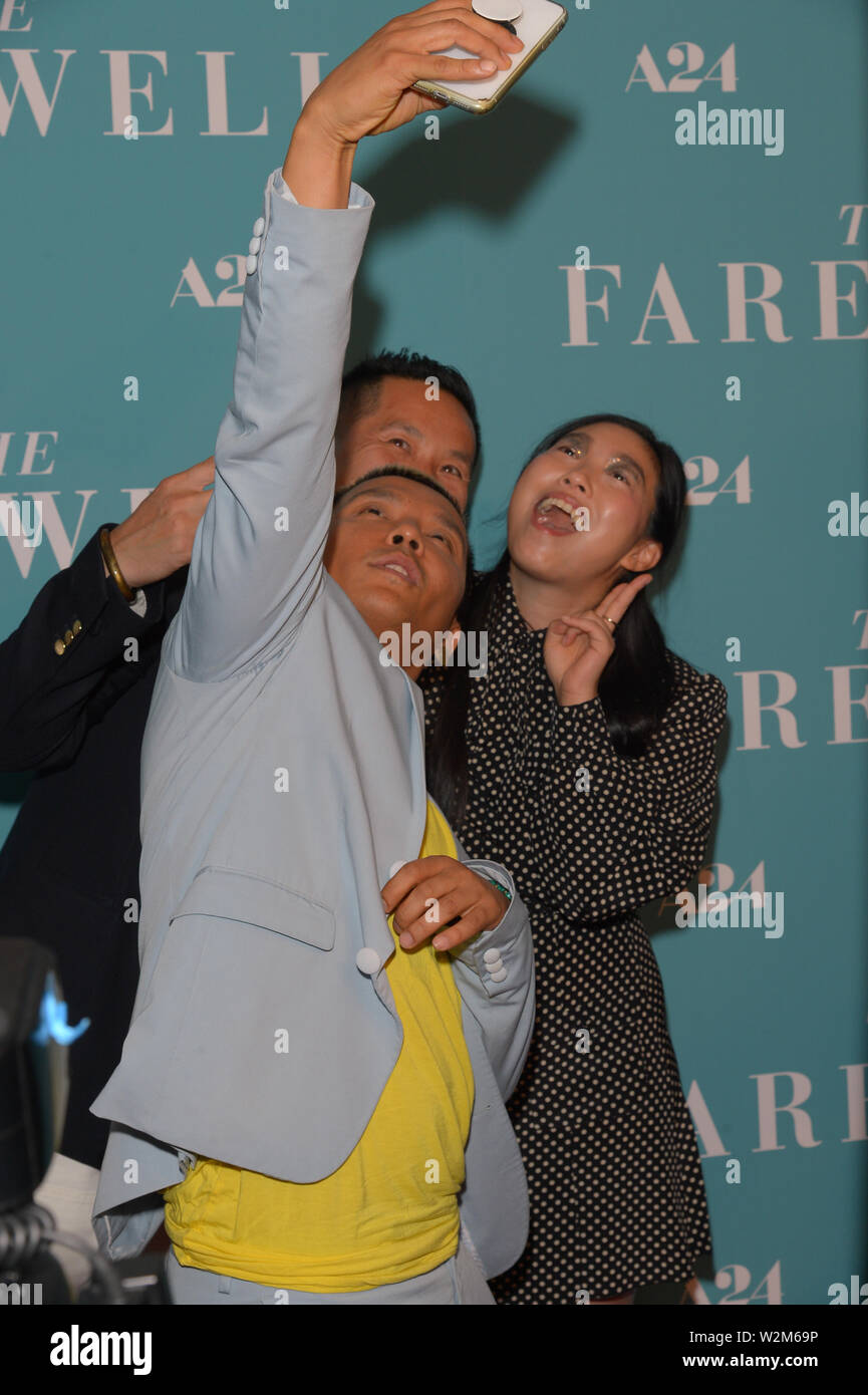 NEW YORK, NY - 08 juillet : Phillip Lim, Awkwafina et Prabal Gurung assister à 'l'Adieu' New York Le dépistage à Metrograph le 08 juillet 2019 à New York C Banque D'Images