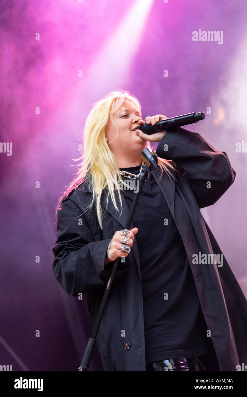 Bergen, Norvège - Juin 14th, 2019. Le chanteur, compositeur et musicien Alma effectue un concert live au cours de la fête de la musique 2019 Bergenfest norvégien de Bergen. (Photo crédit : Gonzales Photo - Jarle H. MEO). Banque D'Images