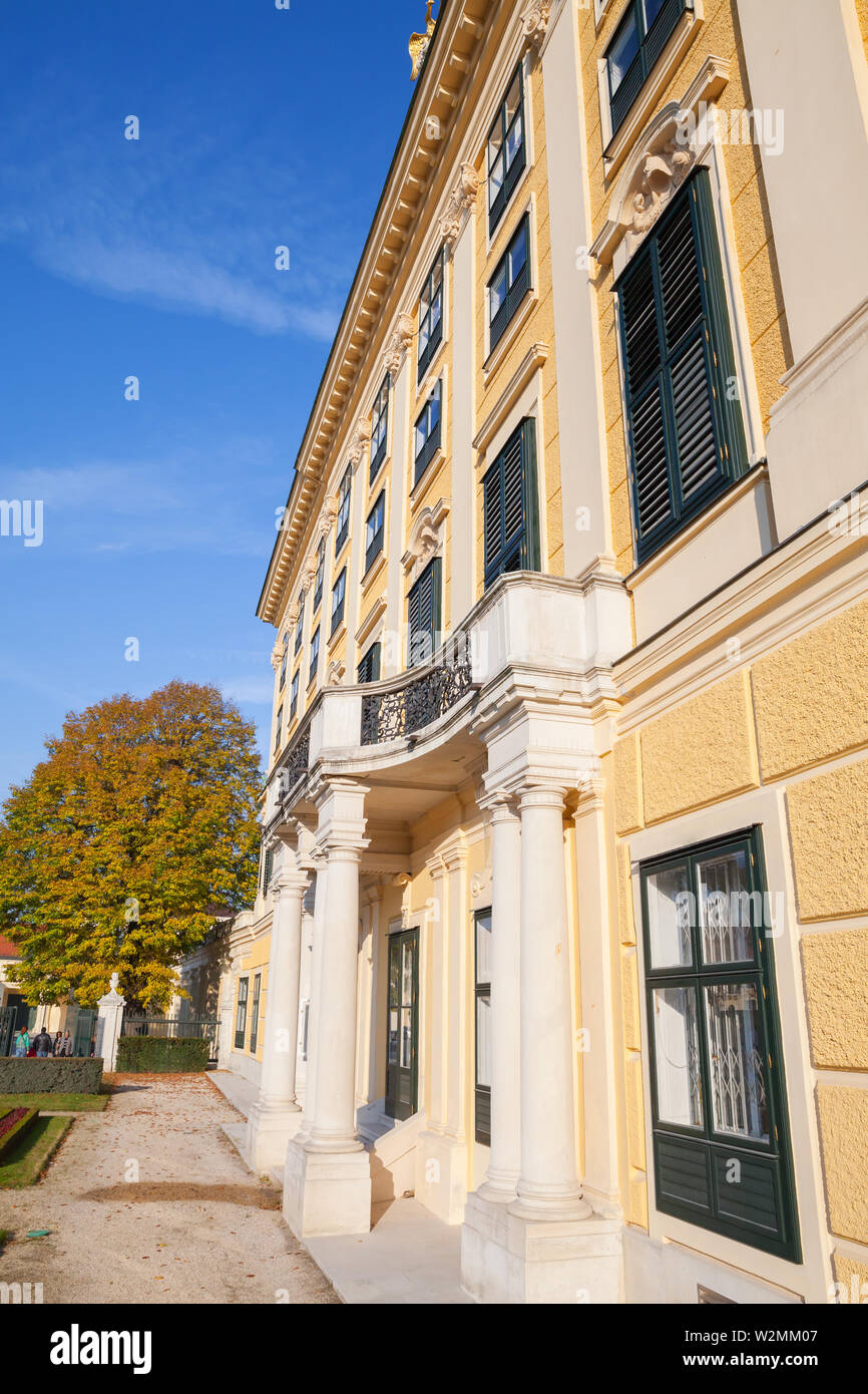 Vienne, Autriche - 3 novembre, 2015 : Palais de Schonbrunn, photo verticale de façade occidentale. C'est une ancienne résidence d'été impériale d'Habsbu Banque D'Images