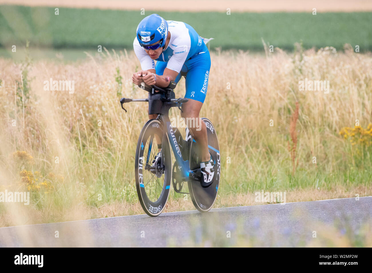 07 juillet 2019, la Bavière, Obermässing : Andreas Dreitz, triathlète de l'Allemagne, les balades à vélo au cours de l'étape de la Datev Challenge Roth. Dans la 18e édition du triathlon, les participants doivent nager 3,8 km, vélo 180 km et courir 42 km, Photo : Daniel Karmann/dpa Banque D'Images