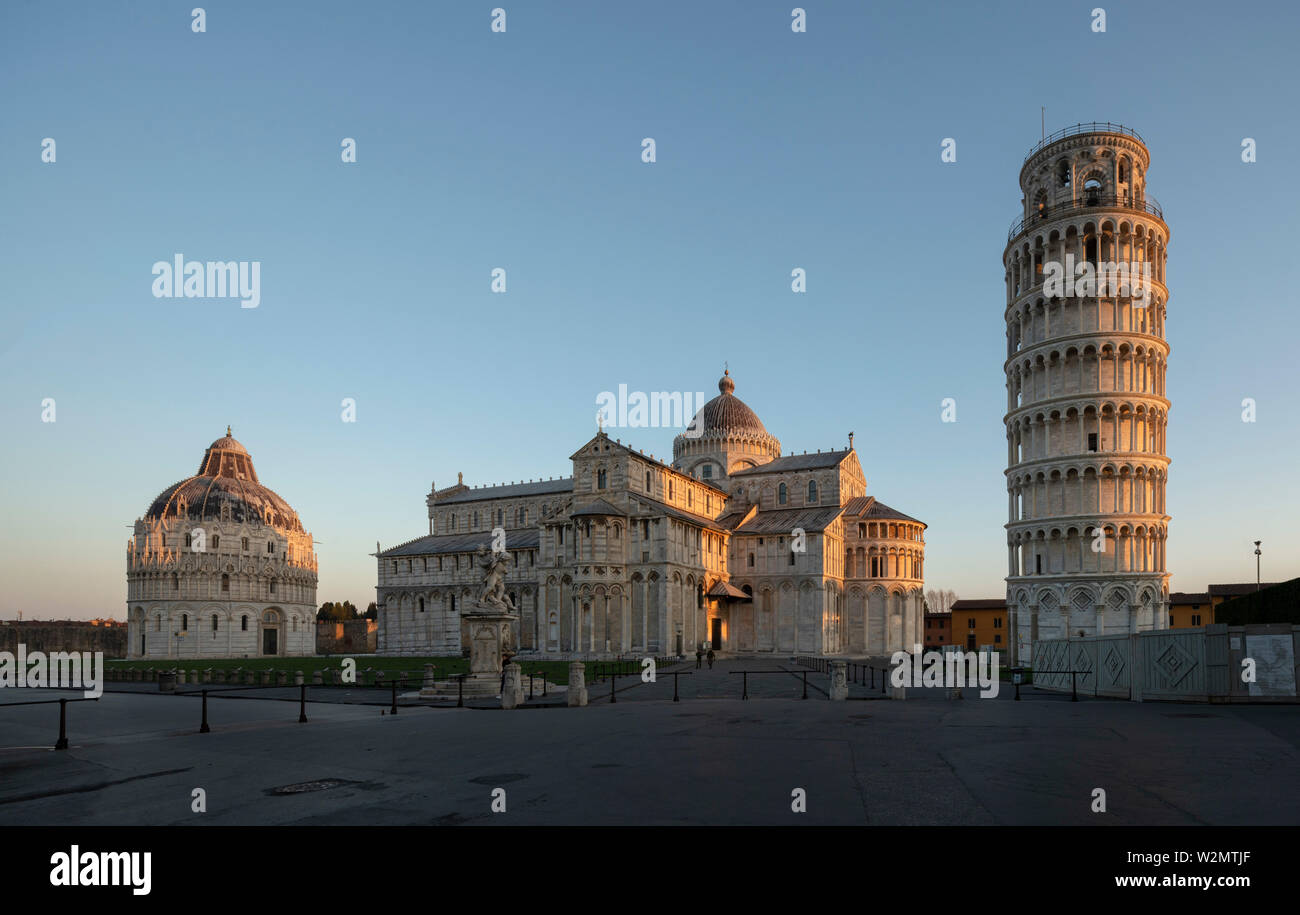Pise, Domplatz mit Baptisterium, Dom Santa Maria Assunta und Campanile, Schiefer Turm von Pisa Banque D'Images