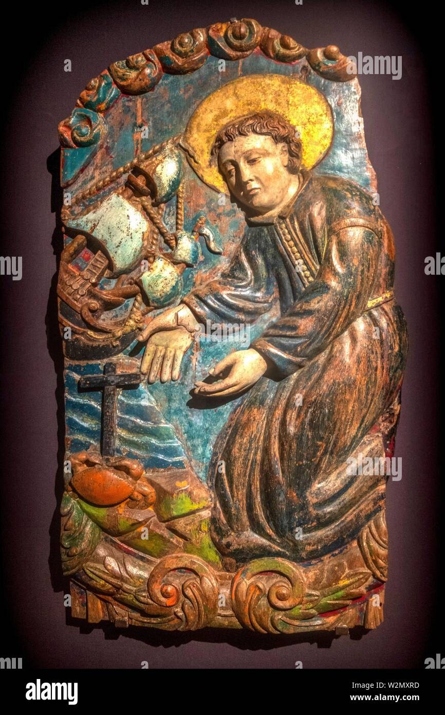Singapour, Musée des Civilisations Asiatiques :.Saint François Xavier en Asie..(l'Inde, Goa, 17ème.siècle).peint et glissait de teck. Banque D'Images