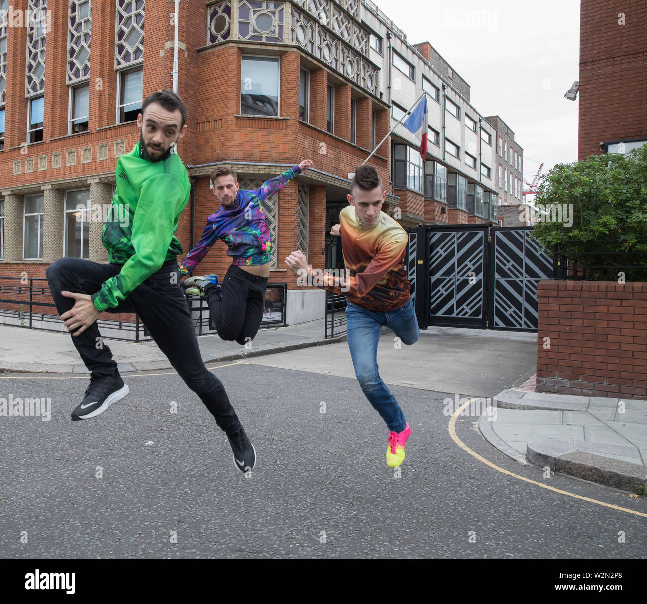 London,UK,10 juillet 2019, FranceDance UK a été lancée aujourd'hui à l'Institut français c'est un festival de quatre mois ce qui porte haut la danse contemporaine française à neuf villes à travers le Royaume-Uni. Pour marquer le lancement de FranceDance UK, collectif de danse française (La) Horde, mieux connu pour leur collaboration avec la sensation electro-pop Chris (anciennement connu sous le nom de Christine et le Queens) effectuée.Crédit : Keith Larby/Alamy Live News Banque D'Images