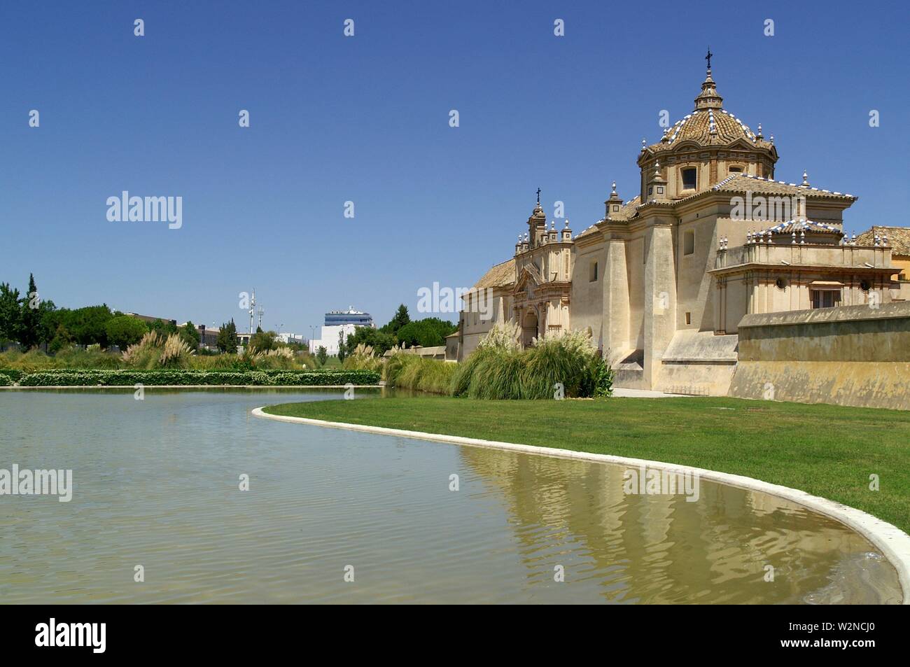 Séville (Espagne). Vue sur le Monastère de la Cartuja de Sevilla. Banque D'Images