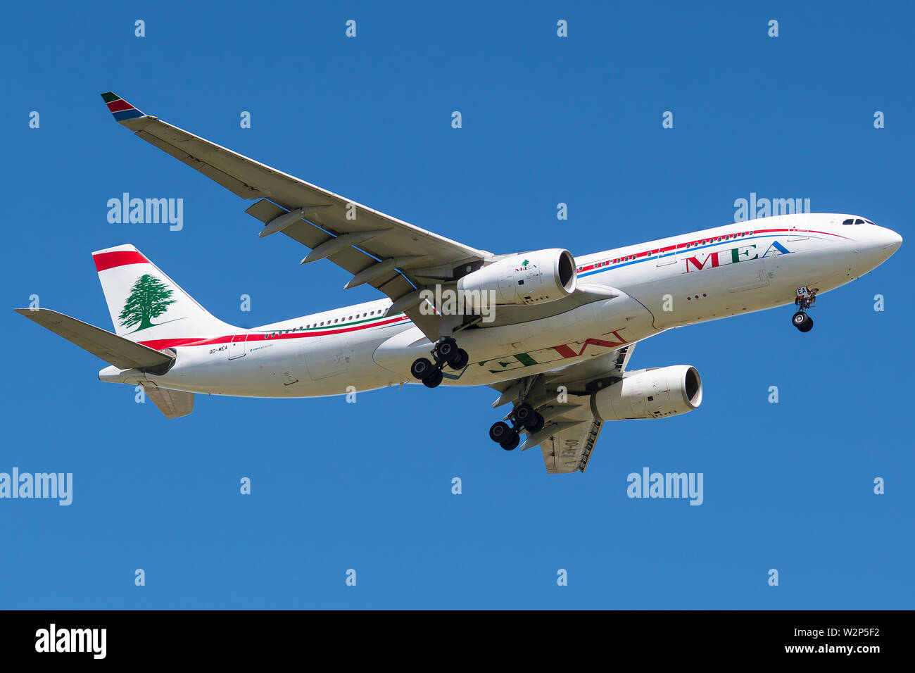 OD-MEA, le 9 juillet 2019, l'Airbus A330-243-0984 atterrissage à l'aéroport Paris Roissy Charles de Gaulle à la fin de vol MEA MOI211 à partir de Beyrouth Banque D'Images