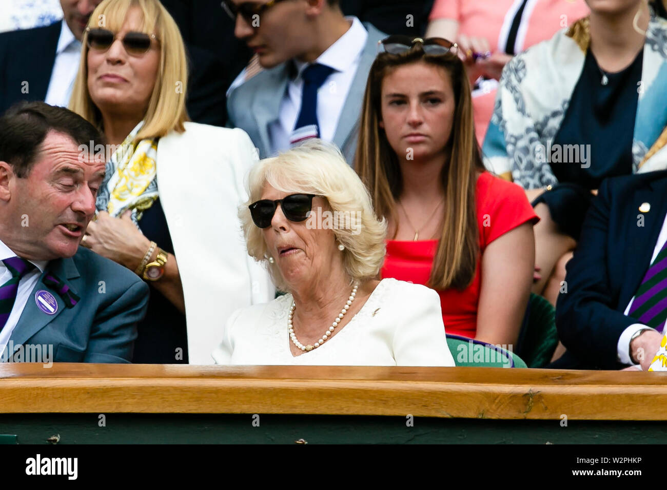 Londres, Royaume-Uni, 10 juillet 2019 : le Prince de Galles' femme, Camilla Parker Bowles, visitez le fort Royal au jour 9 au tennis de Wimbledon 2019 au All England Lawn Tennis et croquet Club à Londres. Crédit : Frank Molter/Alamy live news Banque D'Images