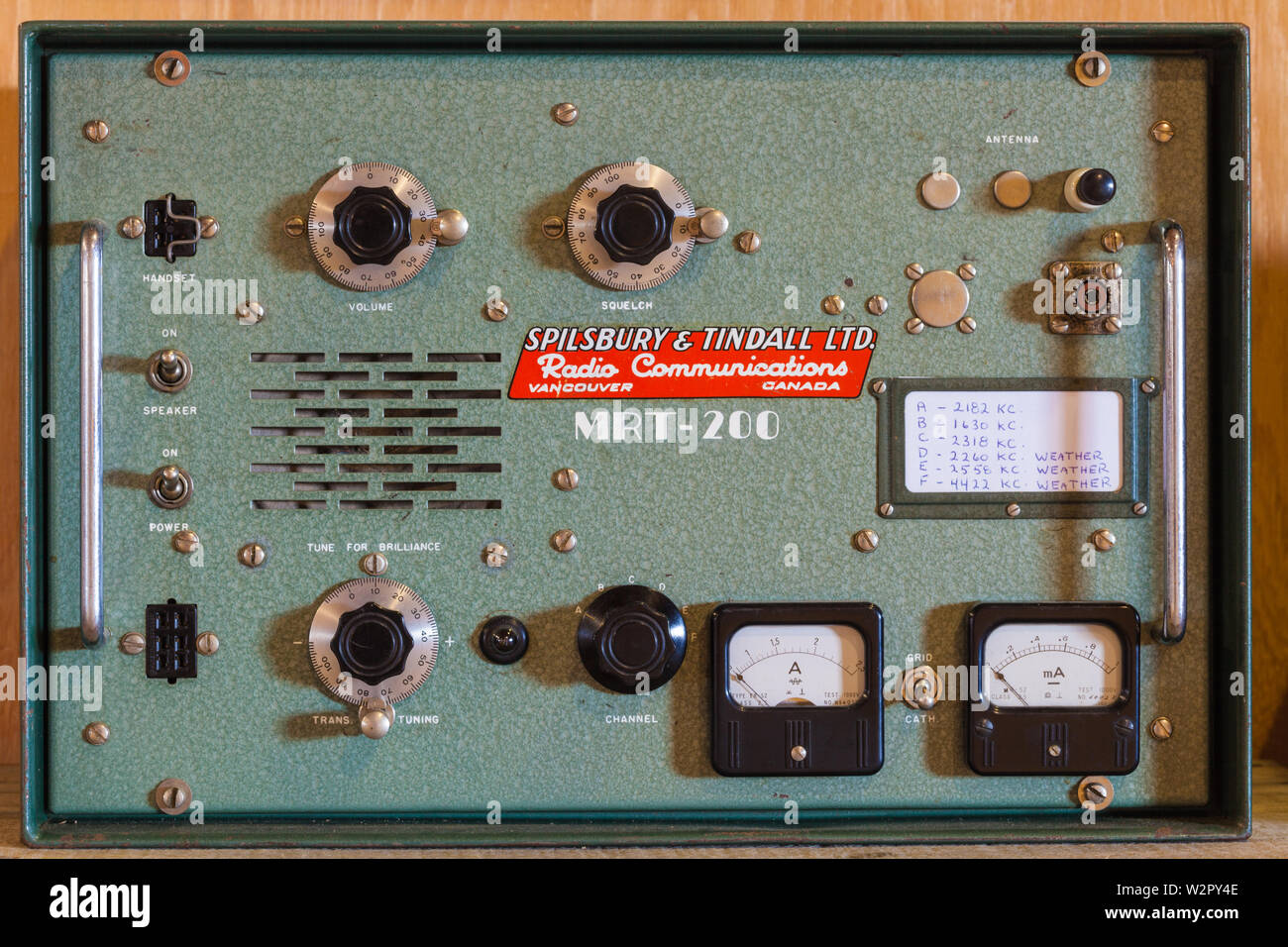 Émetteur-récepteur radio antiques sur l'affichage à l'héritage Britannia Ship Yard à Steveston British Columbia Canada Banque D'Images
