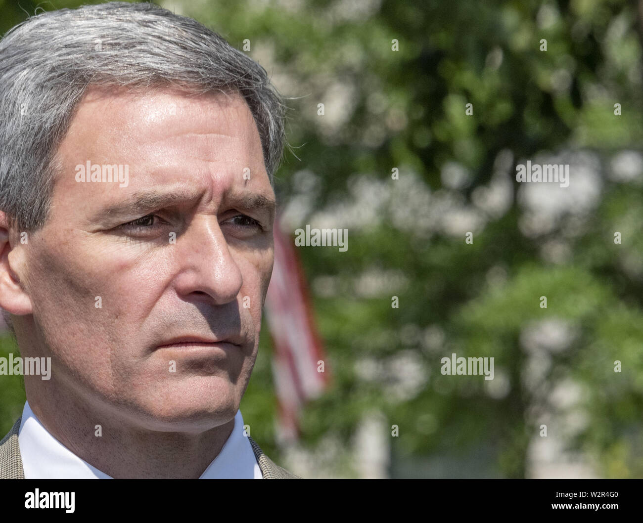 Washington, District de Columbia, Etats-Unis. 10 juillet, 2019. Directeur par intérim de l'United States Citizenship and Immigration Services Ken Cuccinelli répond aux journalistes sur le Nord de l'entrée de la Maison Blanche à Washington, DC le mercredi, Juillet 10, 2019 Credit : Ron Sachs/CNP/ZUMA/Alamy Fil Live News Banque D'Images