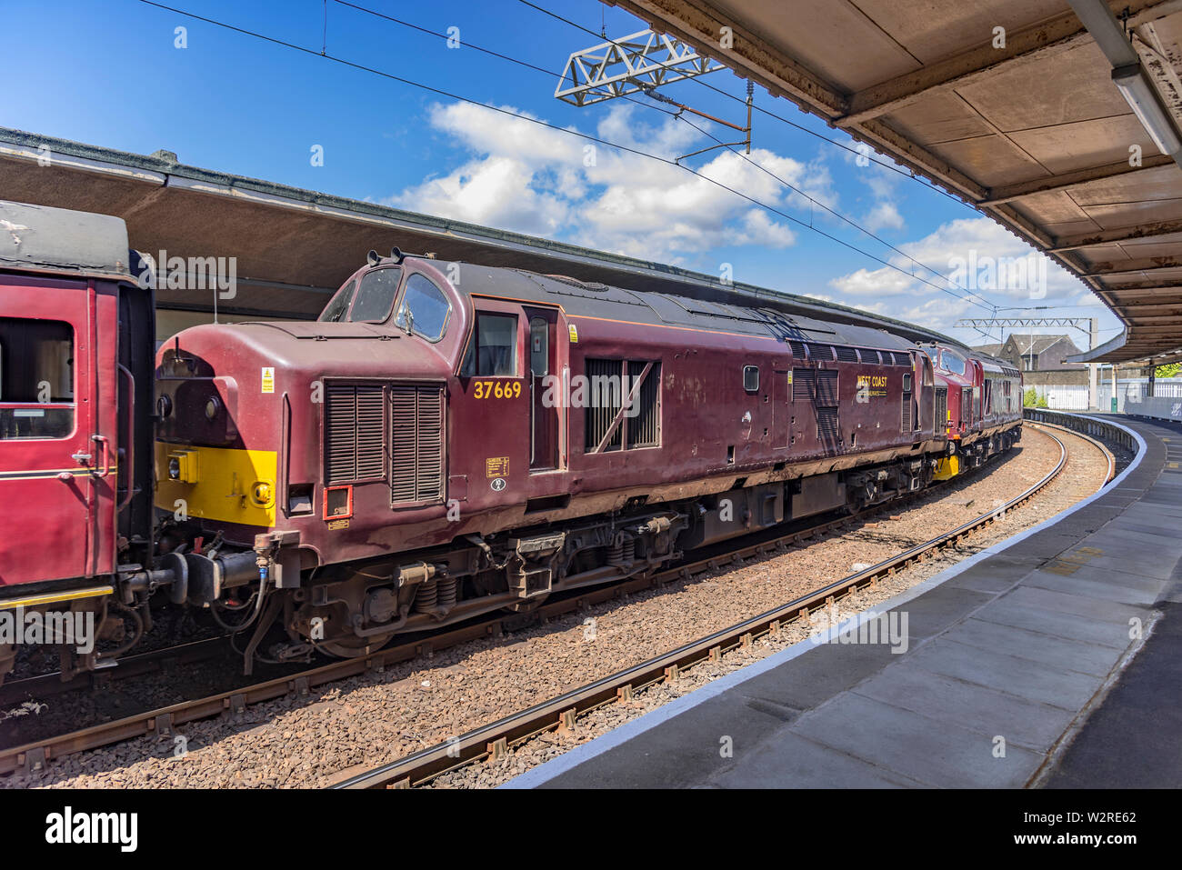Classe à double tête 37 locomotives diesel de fer de la côte ouest à Carnforth. Banque D'Images