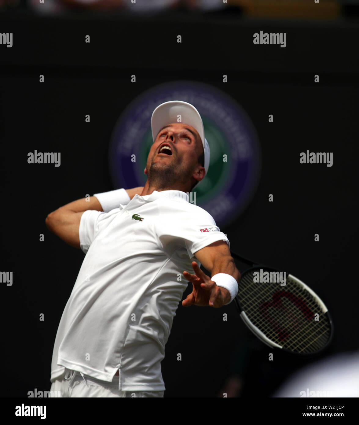 Wimbledon, Royaume-Uni. 10 juillet, 2019. Roberto Bautista Agut d'Espagne en poste au cours de l'son quart de match contre Guido Pella de l'Argentine à Wimbledon aujourd'hui. Bautista Agut a gagné en quatre sets à l'avance pour les demi-finales. Crédit : Adam Stoltman/Alamy Live News Banque D'Images