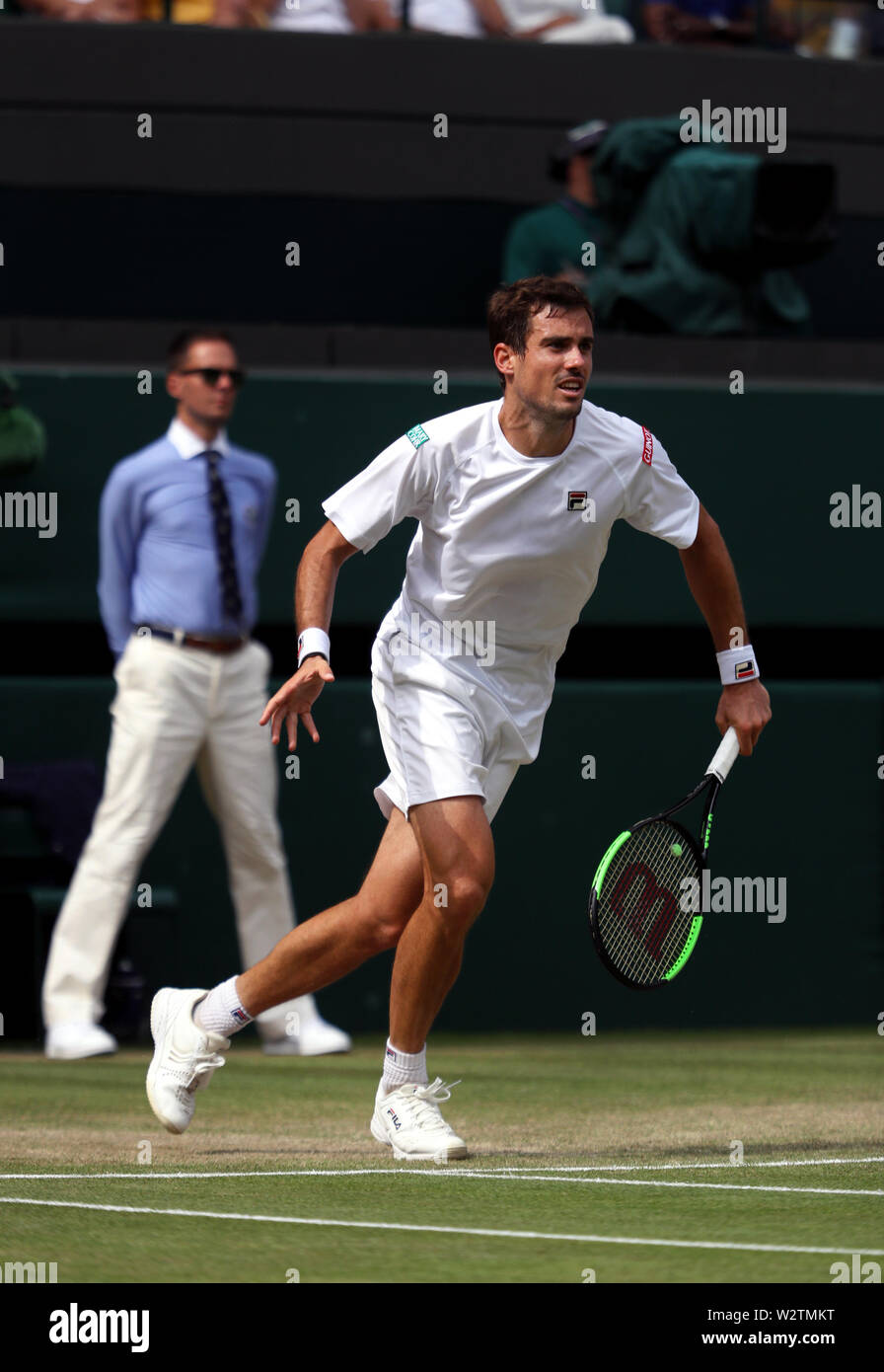 Wimbledon, Royaume-Uni. 10 juillet, 2019. Guido Pella de l'Argentine au cours de son quart de finale match contre Roberto Bautista Agut d'Espagne à Wimbledon aujourd'hui. Bautista Agut a gagné en quatre sets à l'avance pour les demi-finales. Crédit : Adam Stoltman/Alamy Live News Banque D'Images