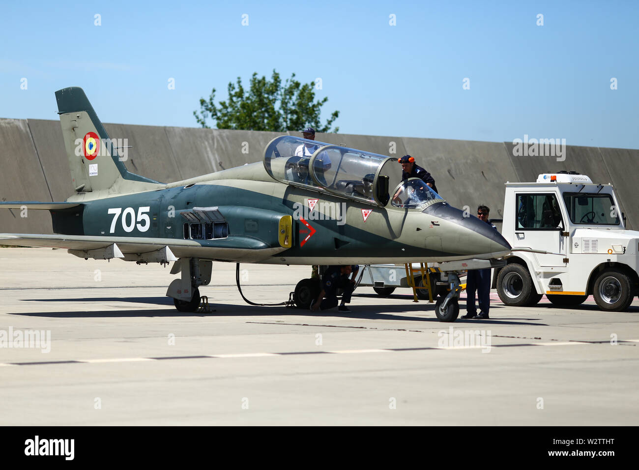 Boboc, Roumanie - 22 mai 2019 : Mécanique assister à l'IAR 99 Soim (Hawk) Entraînement avancé et d'attaque légère, l'avion utilisé comme avion d'entraînement de l'air roumaine Banque D'Images