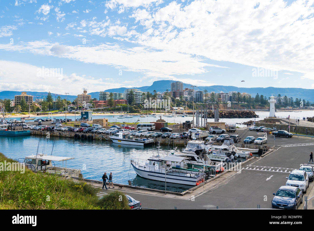 Wollongong, , Australia-June 10, 2019 : les personnes bénéficiant du long week-end de Wollongong, la troisième plus grande ville, connu pour le parachutisme, galeries d'art Banque D'Images