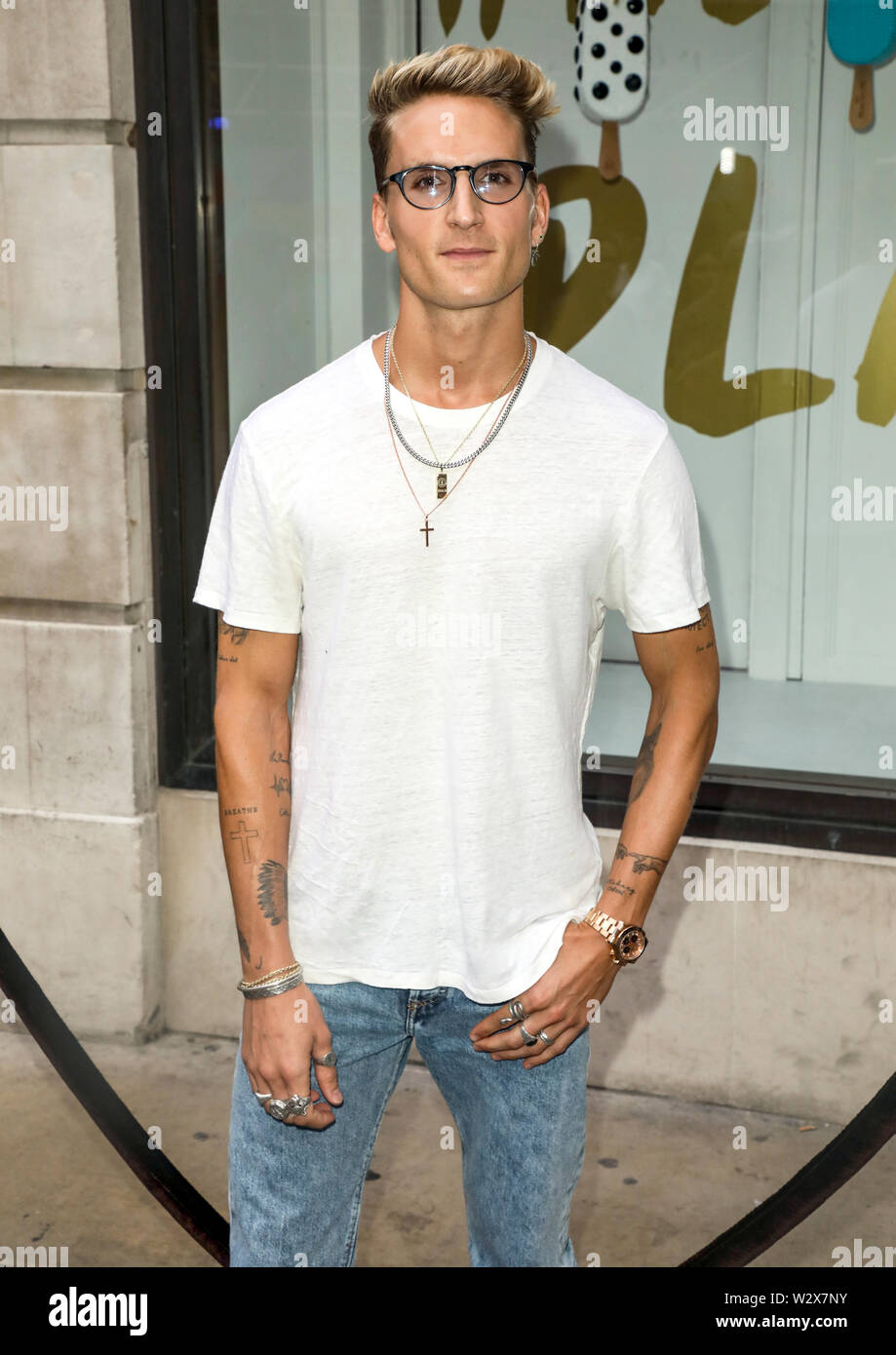 Londres, Royaume-Uni. 10 juillet, 2019. Oliver Proudlock participant à la fête de lancement des Plaisir Magnum Store à Londres : SOPA de crédit limité/Alamy Images Live News Banque D'Images