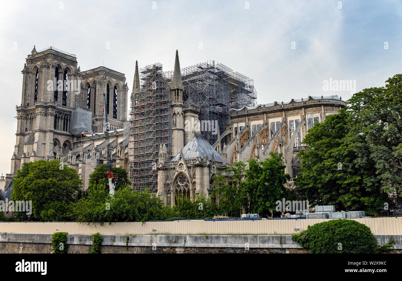 Notre Dame de Paris : le renforcement de la arcs-boutants après l'incendie Banque D'Images