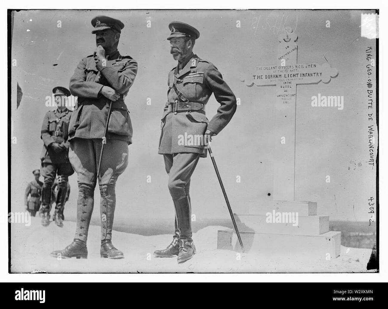 Le roi George V sur la Butte de Warlencourt le 24 août 1917 Banque D'Images