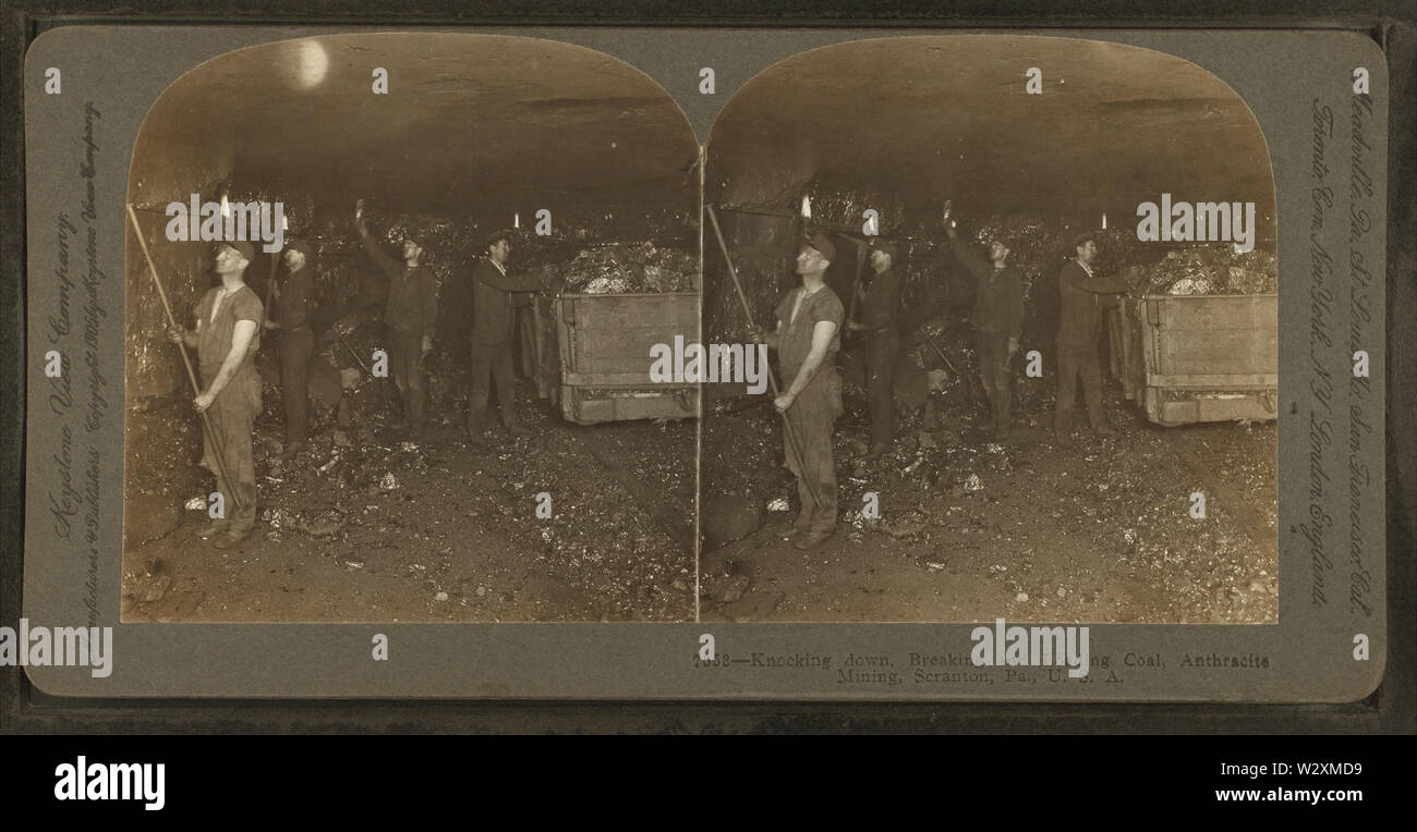 Faire tomber, cassant et un chargement de charbon, l'exploitation minière de l'anthracite, Scranton, PA, USA, à partir de Robert N Dennis collection de vues stéréoscopiques 2 Banque D'Images