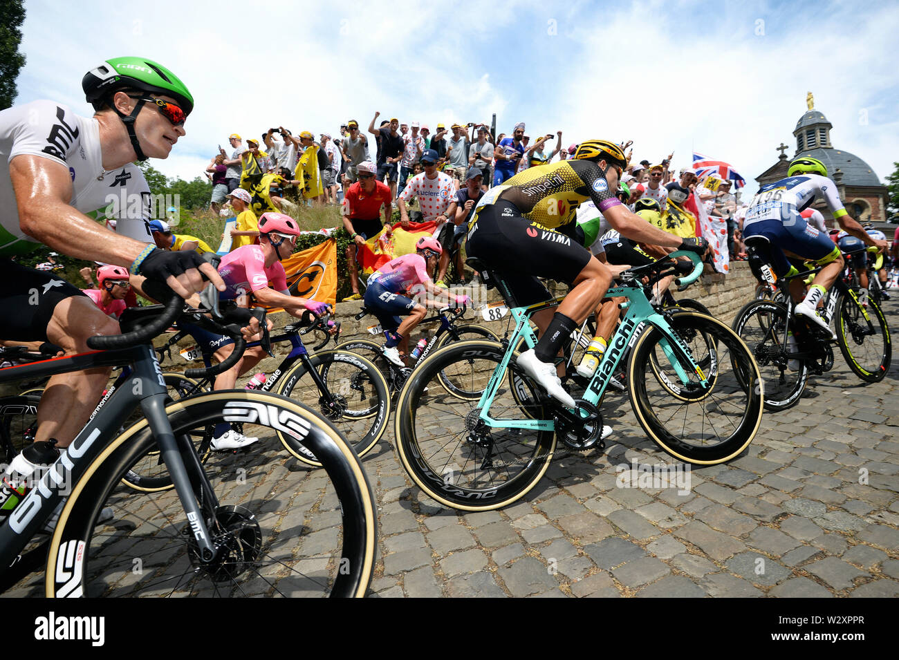Randonnée à vélo, Tour de France, Grand Départ à Bruxelles, 1re Étape. Wout van Aert (BEL) sur la route culte Muur van Geraardsbergen. Banque D'Images Randonnée à vélo, Tour de France, Grand Départ à Bruxelles, 1re Étape. Wout van Aert (BEL) sur la route culte Muur van Geraardsbergen. Banque D'Images