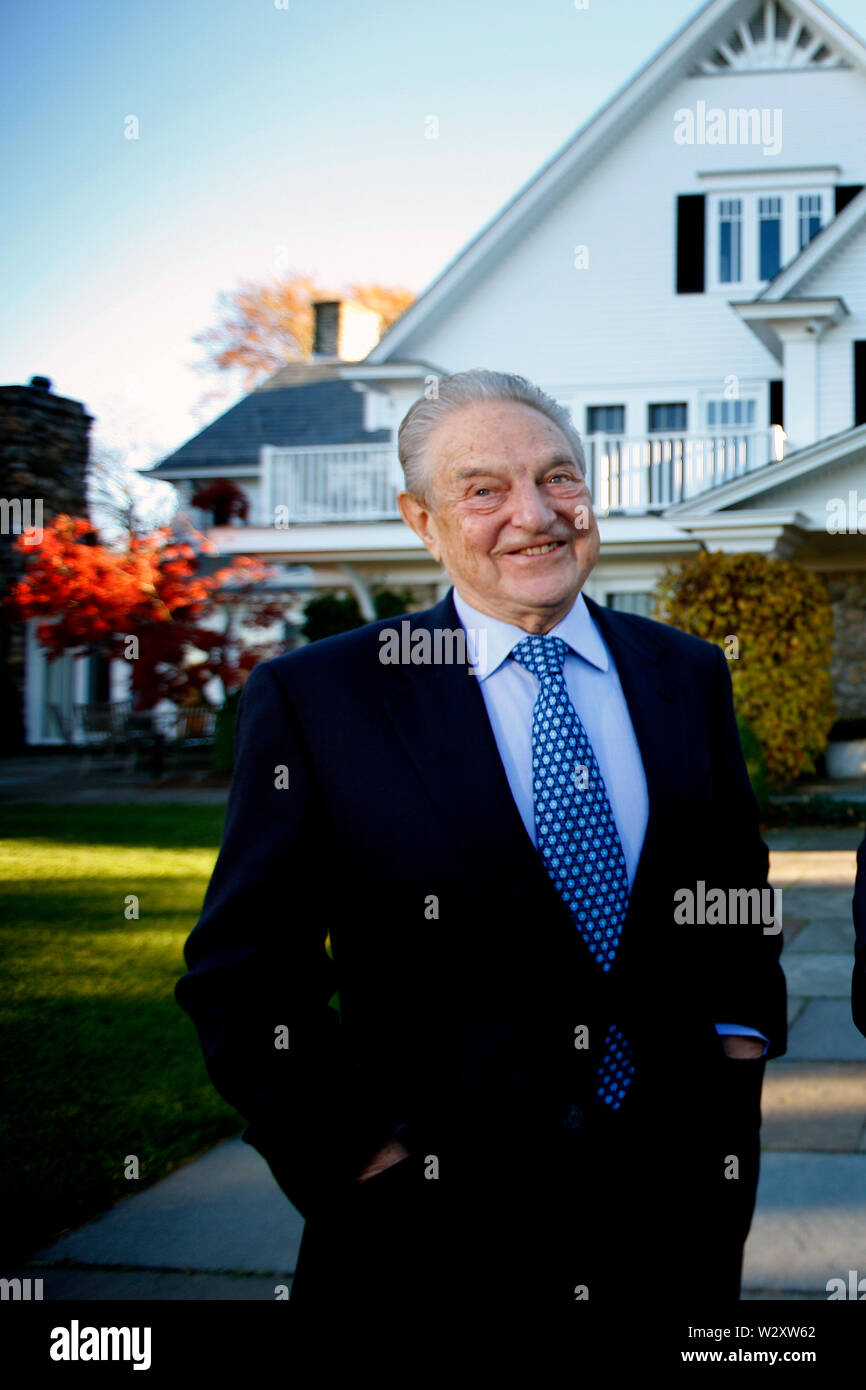 Hungarian-American investisseur et philanthrope George Soros devant son domicile à New York à Katonah. Banque D'Images