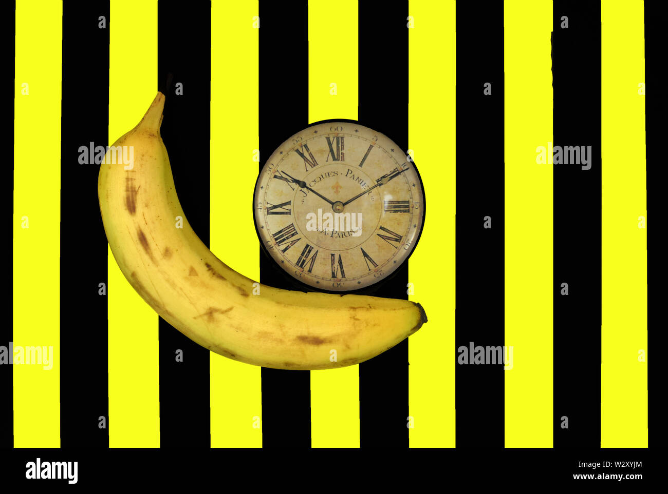 Creative Banane/Réveil design sur la suppression des bandes noires et jaunes Banque D'Images