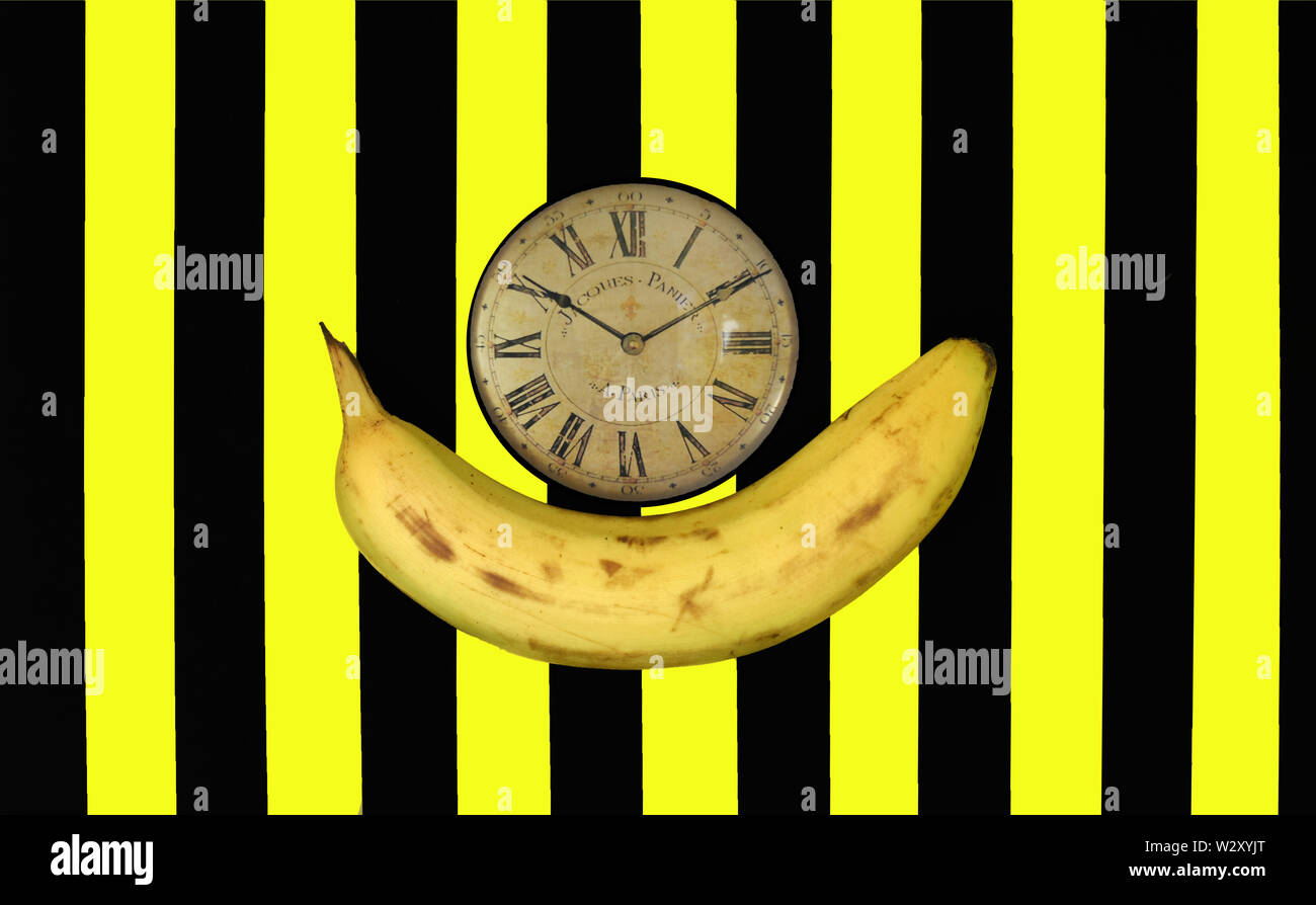 Creative Banane/Réveil design sur la suppression des bandes noires et jaunes Banque D'Images
