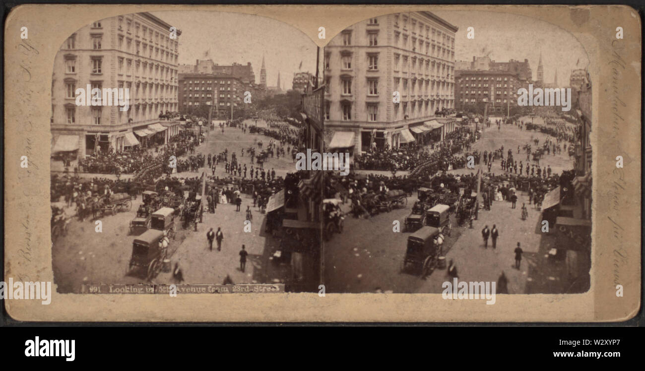 Jusqu'à la 5e Avenue entre la 23e Rue, à partir de Robert N Dennis collection de vues stéréoscopiques 2 Banque D'Images