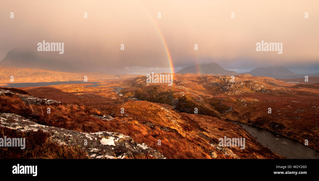 Douche à effet pluie avec rainbow, North West Highlands Banque D'Images
