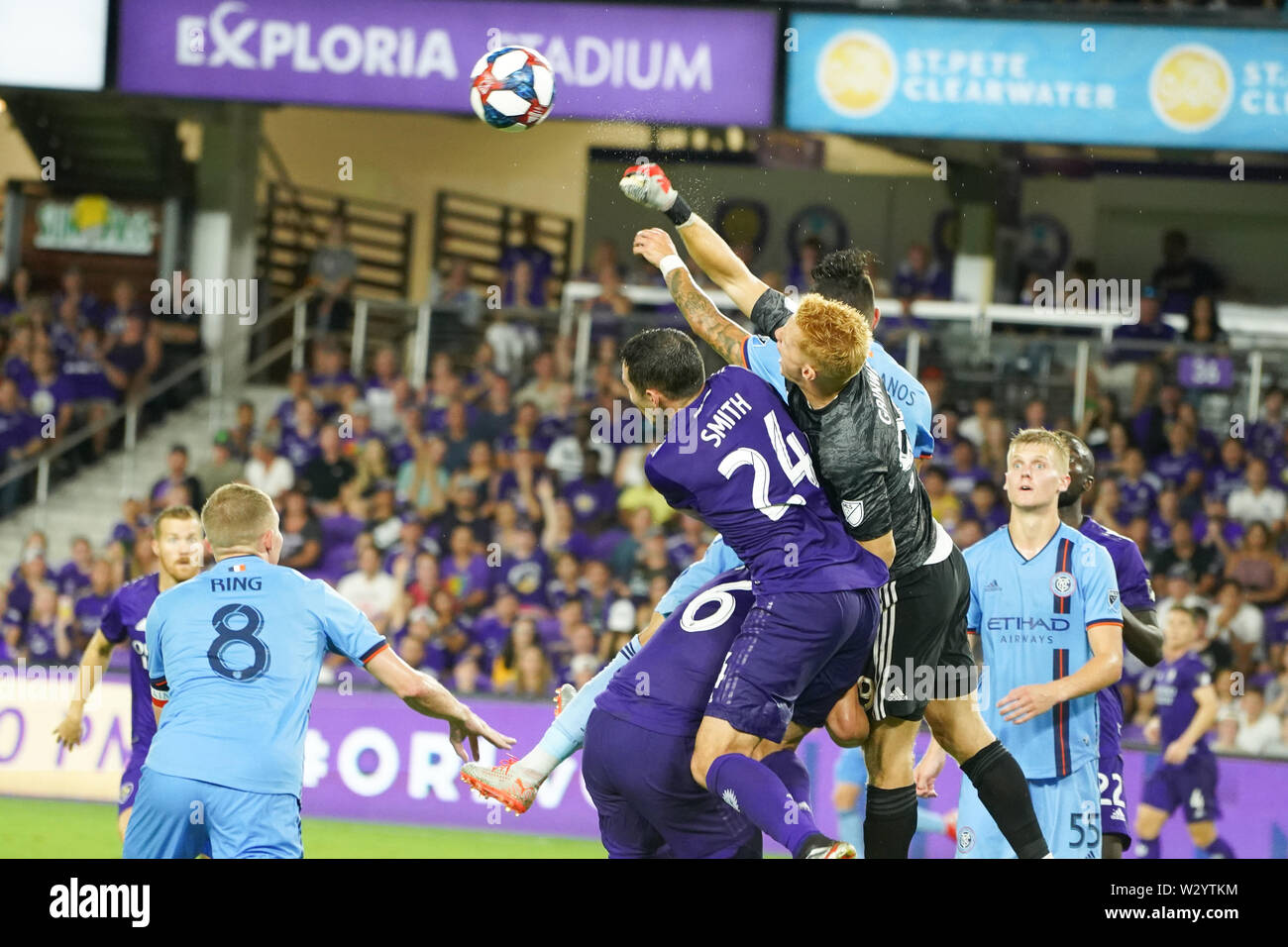 Orlando, Floride, USA. 10 juillet 2019. Gardien de la ville d'Orlando Adam Grinwis (99) Les poinçons le ballon loin de l'objectif au cours de l'US Open Cup à Exploria Stadium à Orlando, Floria le mercredi 10 juillet, Photo Credit : Crédit : Marty Jean-Louis Marty Jean-Louis/Alamy Live News Banque D'Images