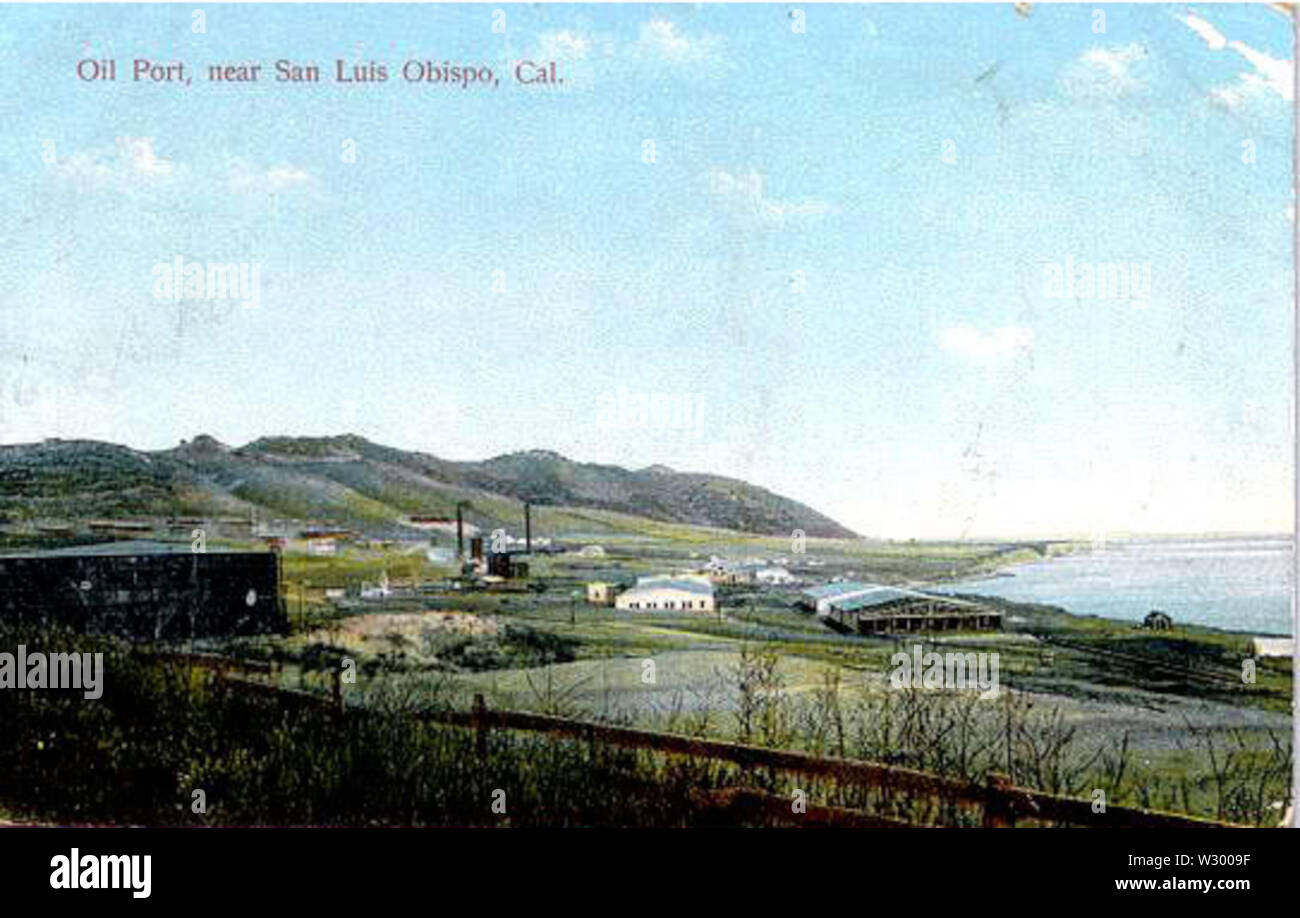 L'éphémère raffinerie à Oilport, près de Shell Beach. Achevée en 1907, elle a fonctionné seulement brièvement. Il s'est qu'après la Seconde Guerre mondiale, lorsque le terrain a été vendu et subdivisé en palissades le coucher du soleil près de Shell Beach. Banque D'Images