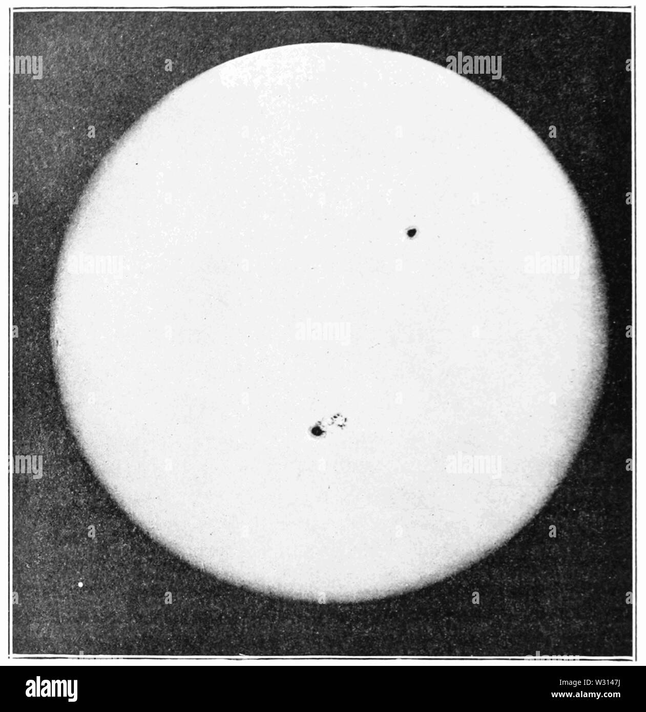 PSM V83 D110 photo directe du soleil et à côté de cela en comparaison de la terre Banque D'Images