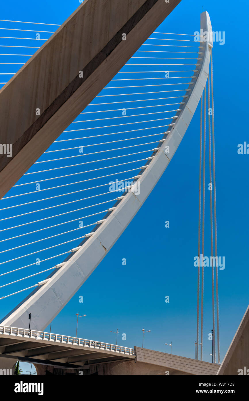 Pont de l'assaut de l'ou pont à haubans, Cité des Arts et des sciences ou Ciudad de las Artes y las Ciencias, Valencia, Comunidad Valenciana, Espagne Banque D'Images