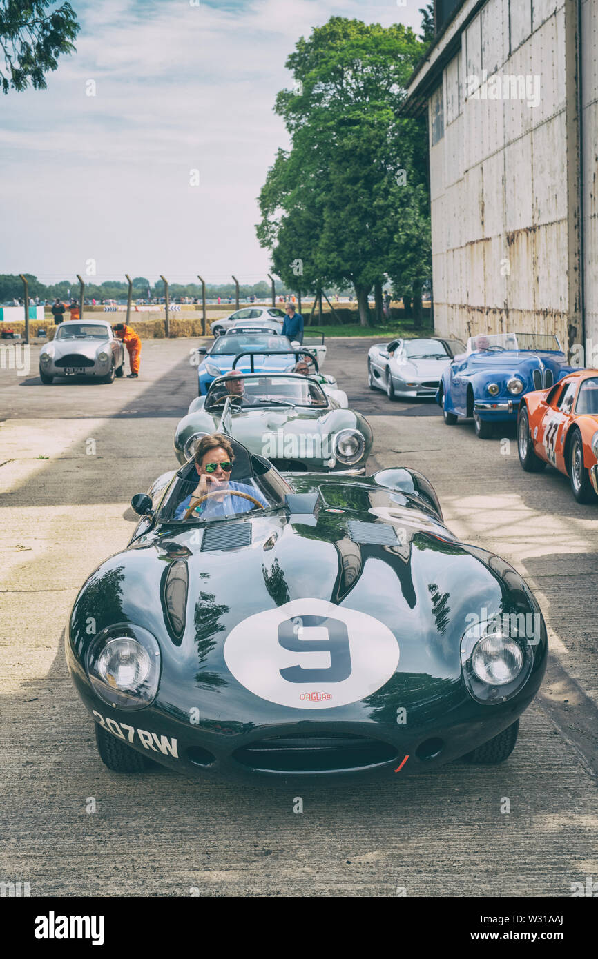 DType Jaguar 1955 Voiture de course Sport à Bicester Heritage Centre super scramble event. Bicester, Oxfordshire, Angleterre. Vintage filtre appliqué Banque D'Images