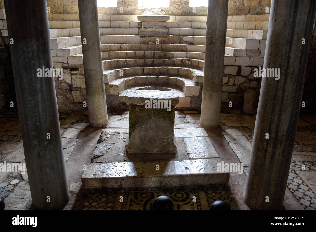 L'autel de l'église de Saint Nicolas le thaumaturge baptiste à Demre, Turquie Banque D'Images