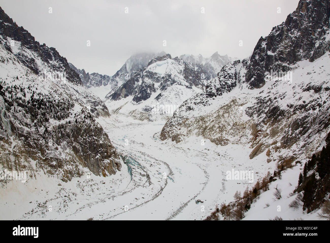 La Mer de Glace - Mer de Glace - un glacier de vallée située sur le versant nord du massif du Mont Blanc, dans les Alpes françaises. Banque D'Images