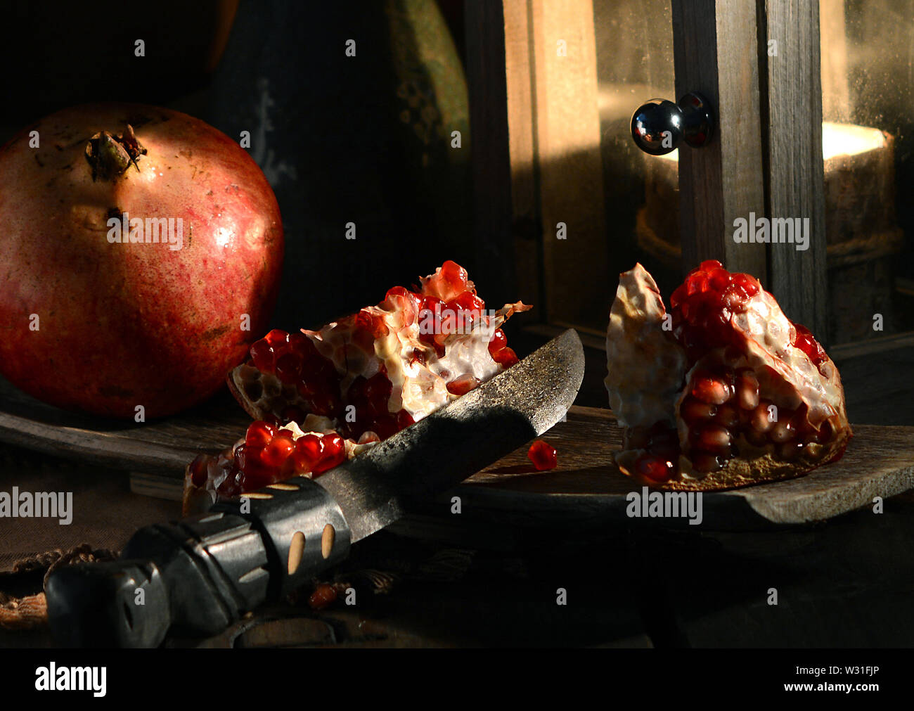 La vie toujours des aliments photos de paomegranes, abricots, noix, légumes et de framboise Banque D'Images